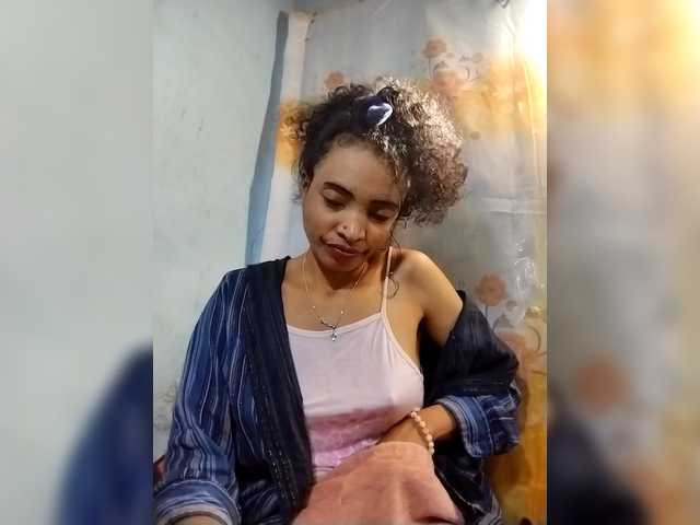 Shanya12 live cam on BongaCams