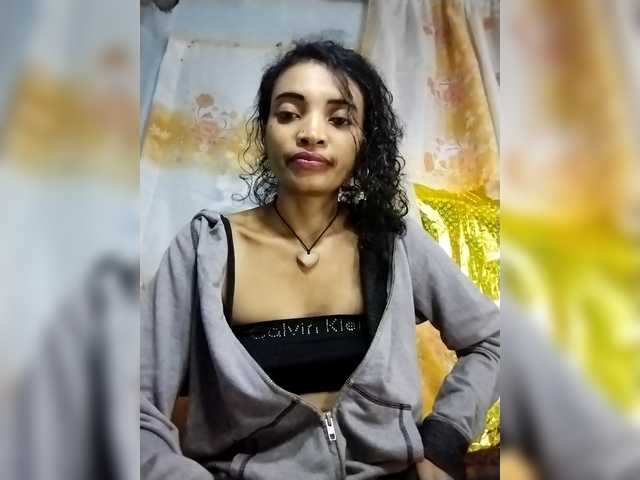 Shanya12 live cam on BongaCams