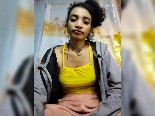 Shanya12 live cam on BongaCams