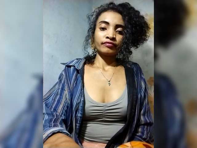 Shanya12 live cam on BongaCams