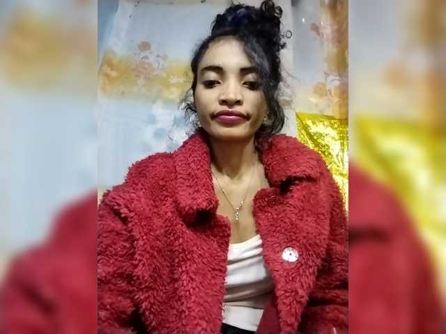 Shanya12 live cam on BongaCams