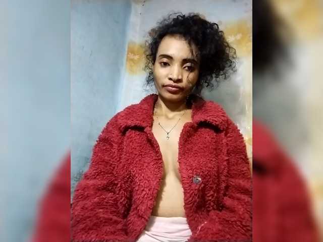 Shanya12 live cam on BongaCams