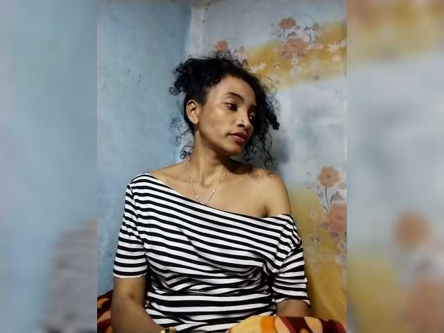 Shanya12 live cam on BongaCams