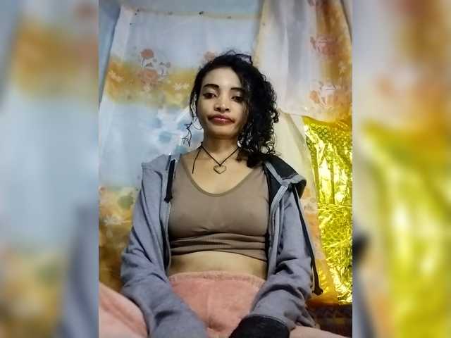 Shanya12 live cam on BongaCams