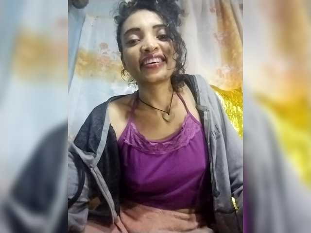 Shanya12 live cam on BongaCams