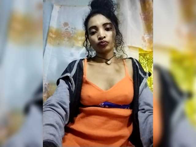 Shanya12 live cam on BongaCams