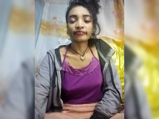 Shanya12 live cam on BongaCams