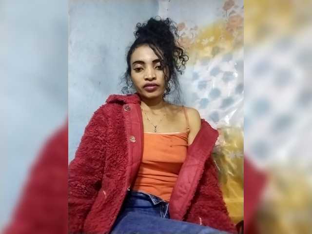 Shanya12 live cam on BongaCams