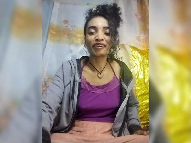 Shanya12 live cam on BongaCams
