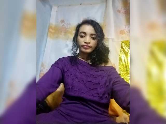 Shanya12 live cam on BongaCams