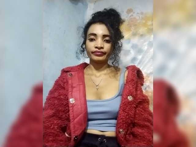 Shanya12 live cam on BongaCams