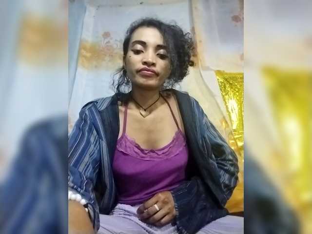 Shanya12 live cam on BongaCams