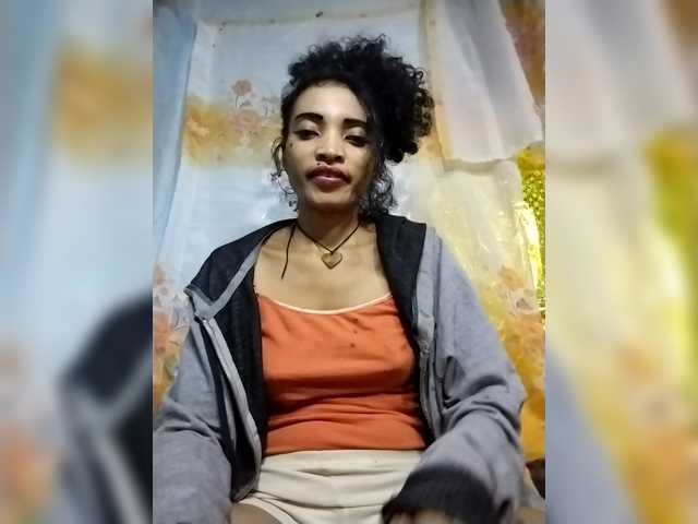 Shanya12 live cam on BongaCams