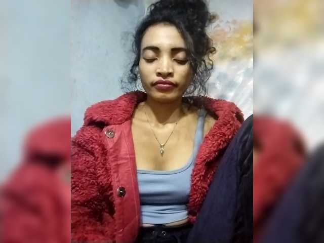 Shanya12 live cam on BongaCams