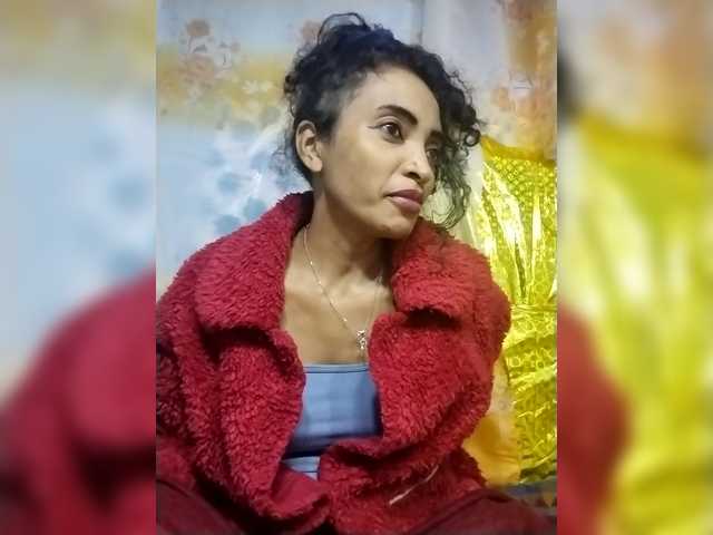 Shanya12 live cam on BongaCams