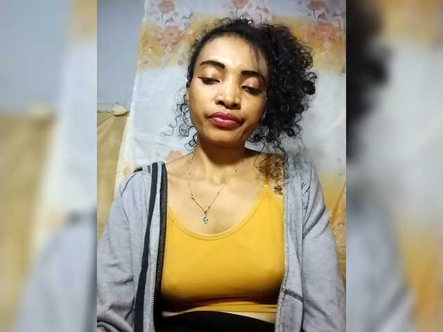 Shanya12 live cam on BongaCams