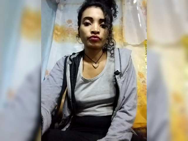 Shanya12 live cam on BongaCams