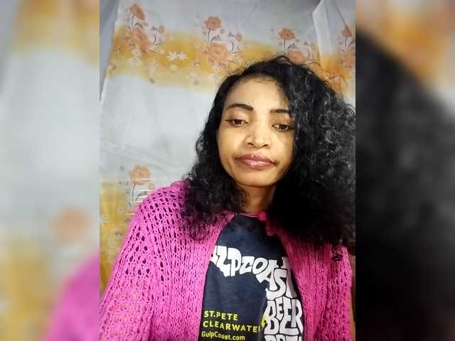 Shanya12 live cam on BongaCams