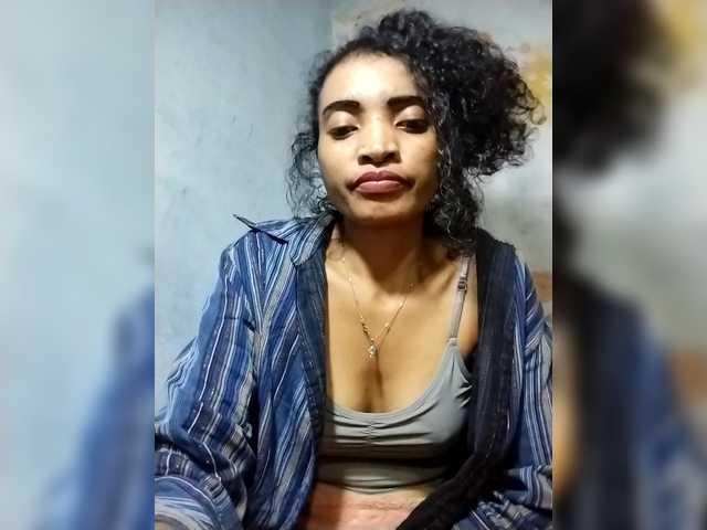 Shanya12 live cam on BongaCams