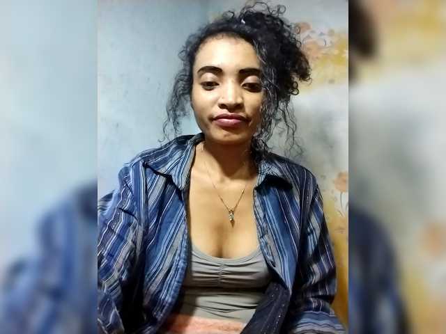 Shanya12 live cam on BongaCams
