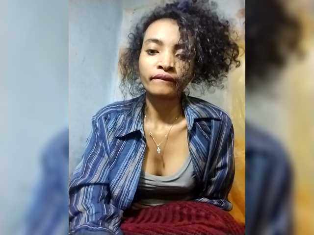 Shanya12 live cam on BongaCams