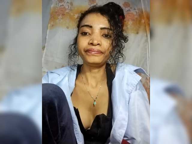 Shanya12 live cam on BongaCams