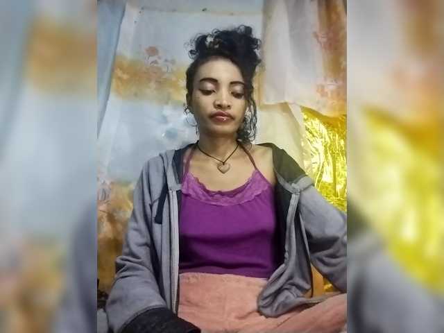 Shanya12 live cam on BongaCams