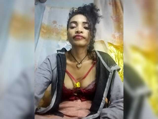 Shanya12 live cam on BongaCams