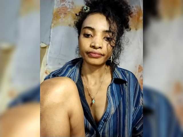 Shanya12 live cam on BongaCams