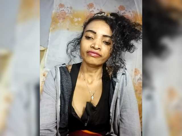 Shanya12 live cam on BongaCams