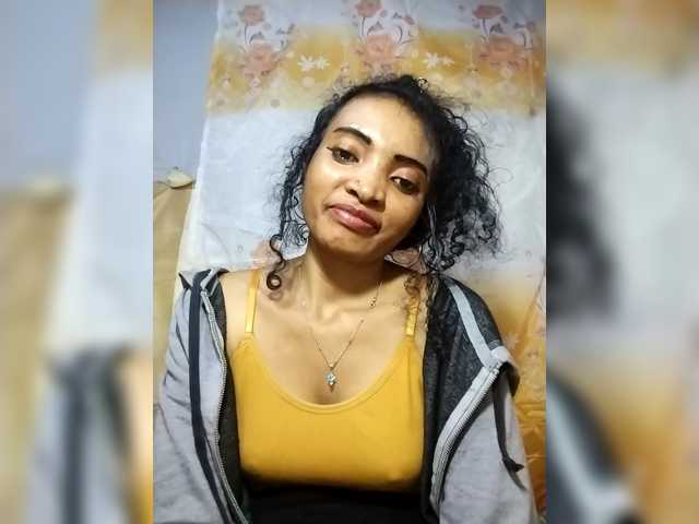 Shanya12 live cam on BongaCams