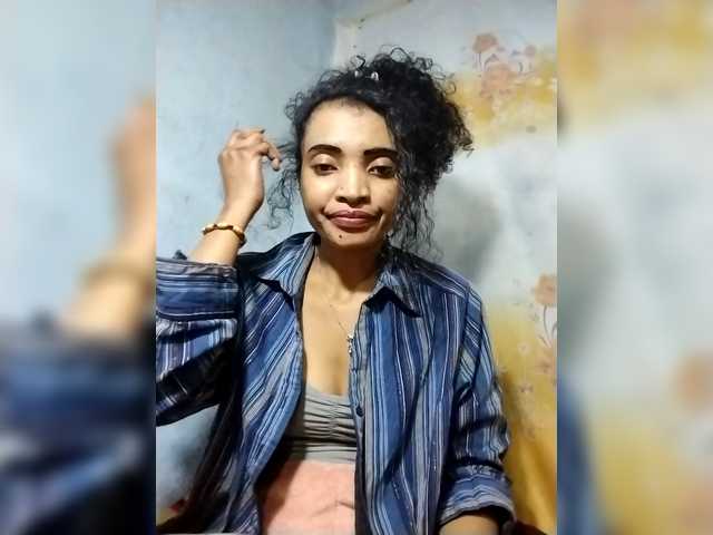 Shanya12 live cam on BongaCams