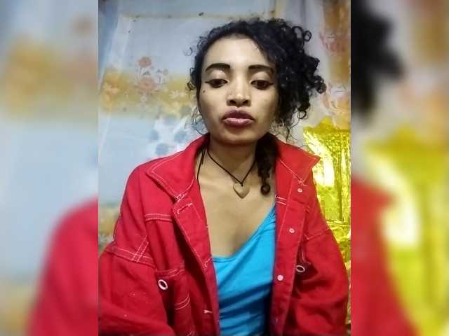 Shanya12 live cam on BongaCams