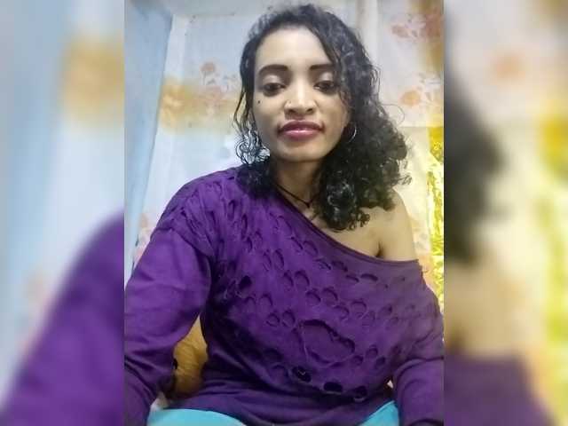 Shanya12 live cam on BongaCams
