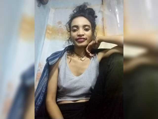 Shanya12 live cam on BongaCams