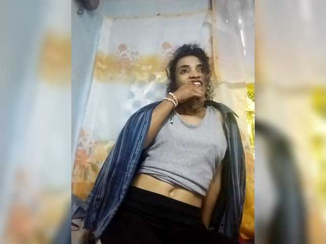 Shanya12 live cam on BongaCams