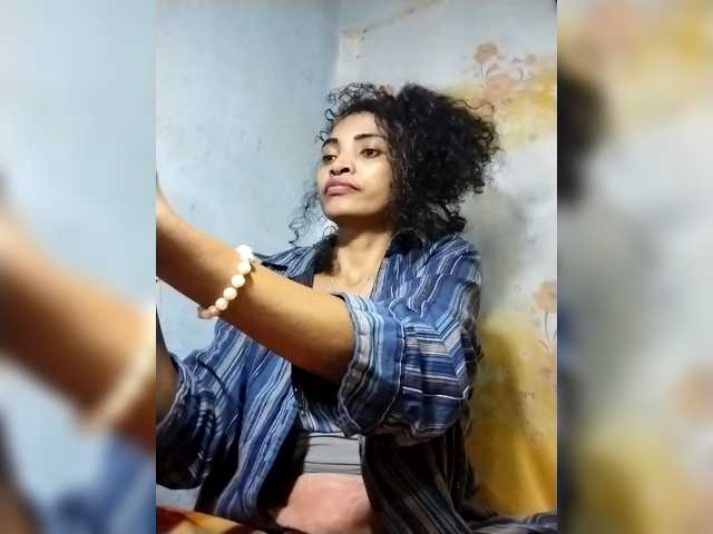 Shanya12 live cam on BongaCams