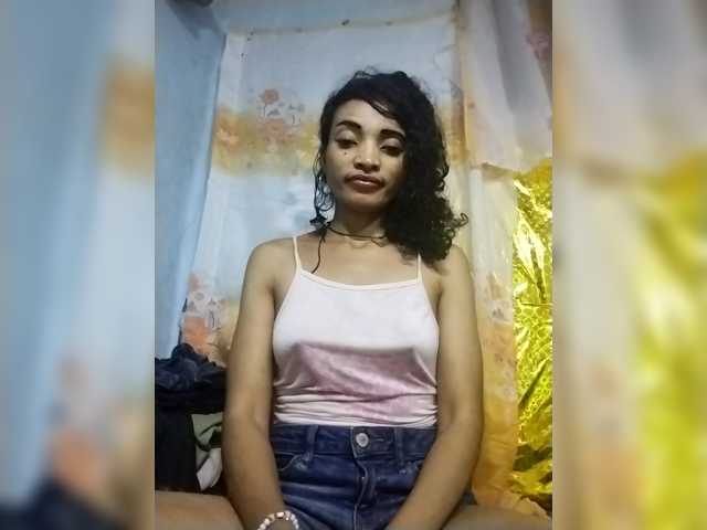Shanya12 live cam on BongaCams