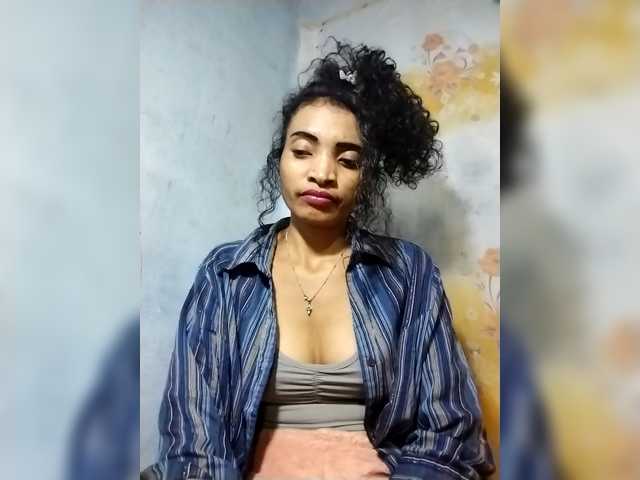 Shanya12 Live Cam on BongaCams