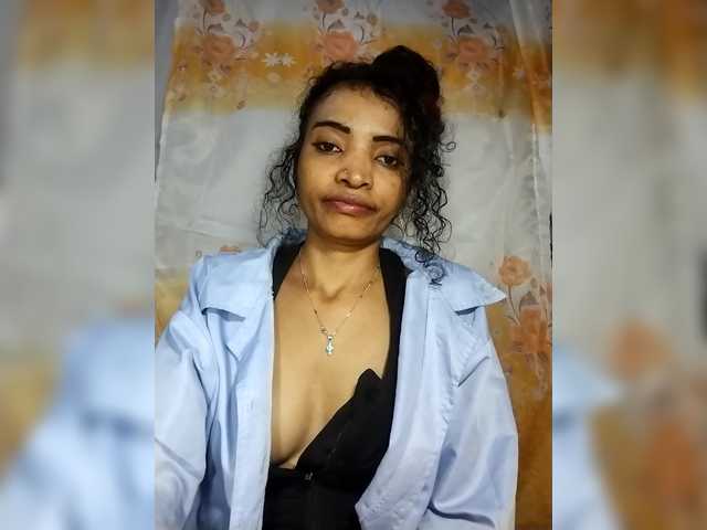 Shanya12 live cam on BongaCams