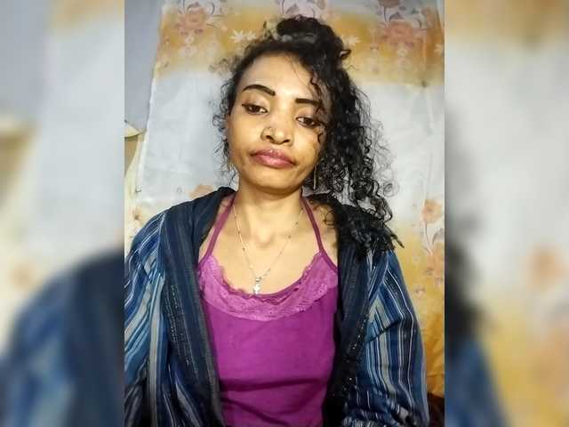 Shanya12 live cam on BongaCams