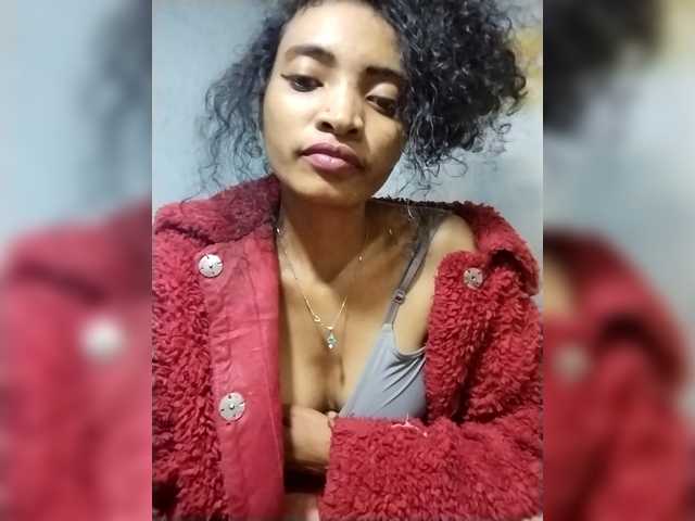Shanya12 live cam on BongaCams