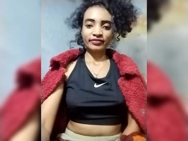 Shanya12 live cam on BongaCams