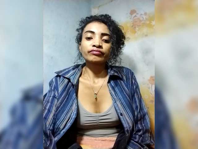 Shanya12 live cam on BongaCams