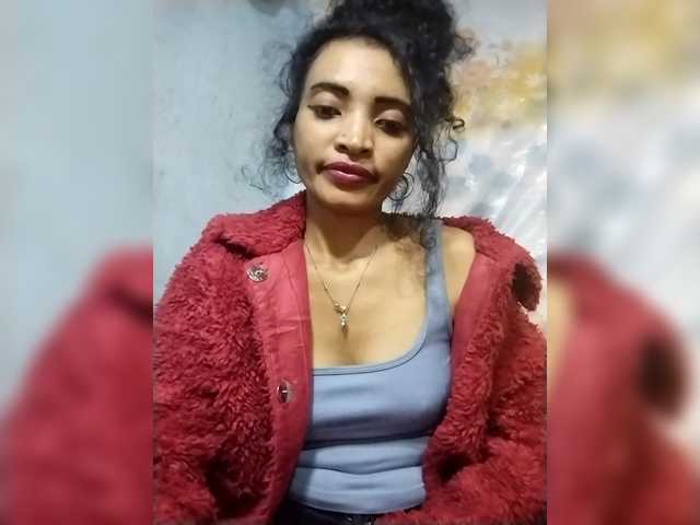 Shanya12 live cam on BongaCams