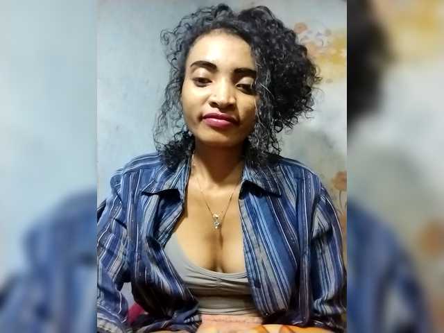 Shanya12 live cam on BongaCams