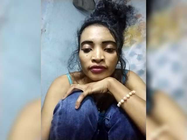 Shanya12 live cam on BongaCams