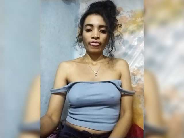 Shanya12 live cam on BongaCams