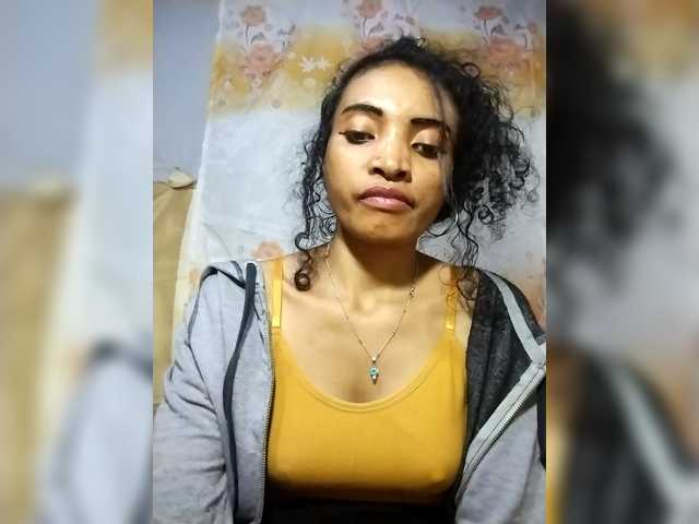 Shanya12 live cam on BongaCams