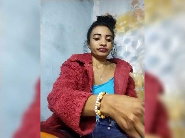 Shanya12 live cam on BongaCams